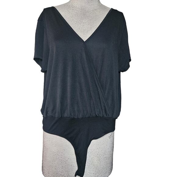 Black V Neck Short Sleeve Bodysuit Size Large - Picture 1 of 4
